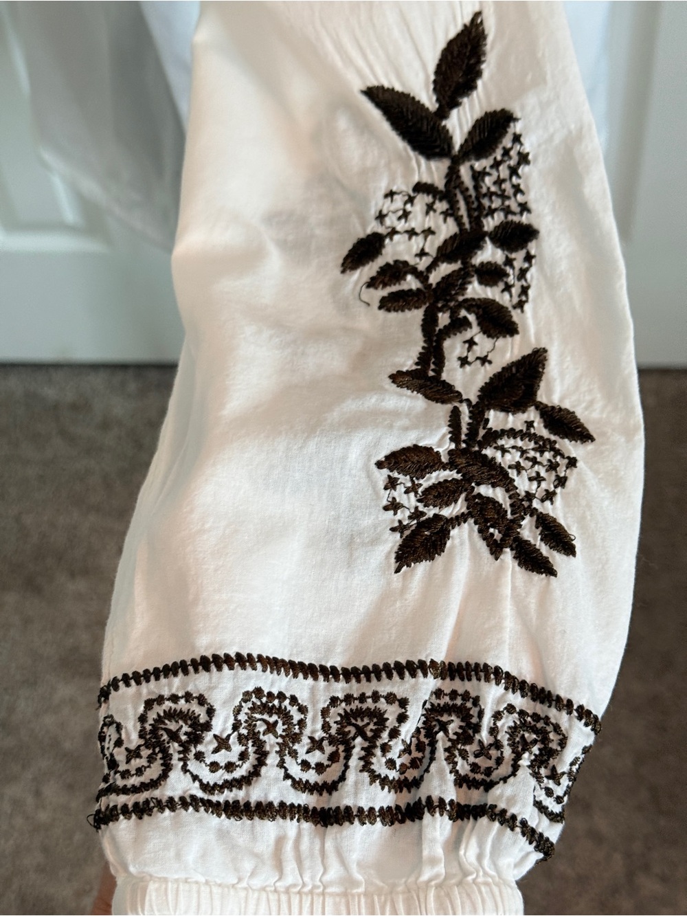 Chico's White Embroidered Boho Peasant Blouse Drawstring Tunic Size 1 - Picture 5 of 9